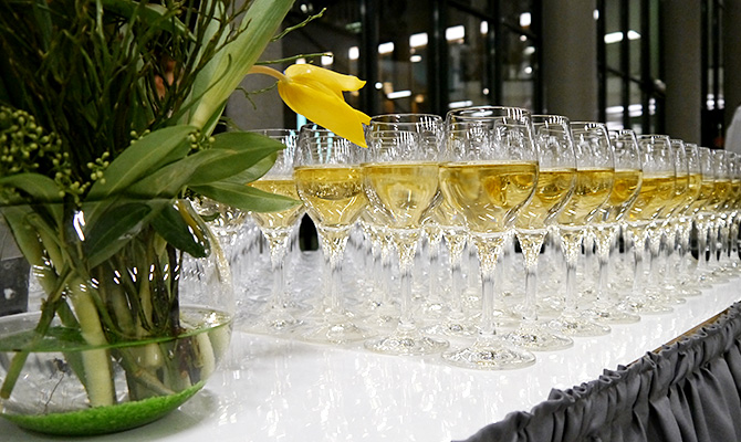 Wein Buffet von Zeitgeist Catering auf einer Messe in Berlin